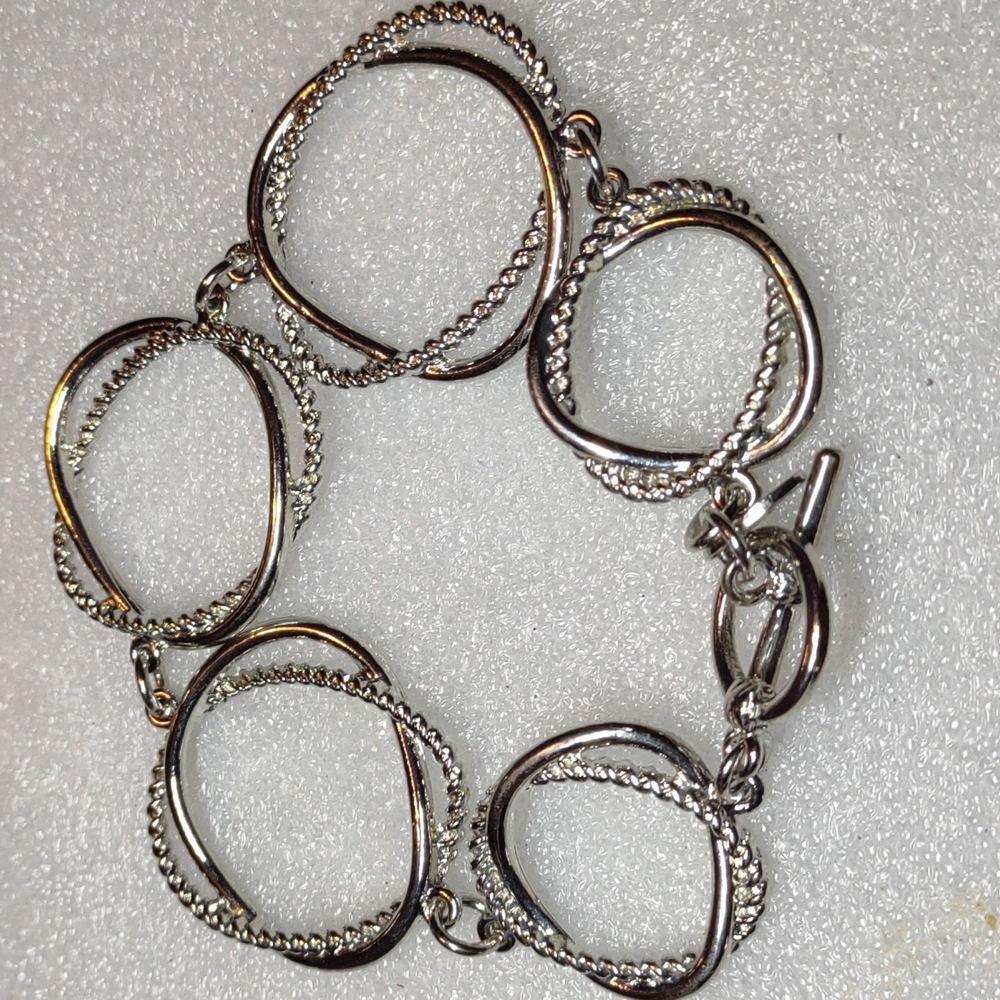 Gorgeous vintage silver love infinity bracelet